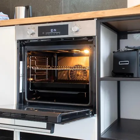 Modern Cozy - Three Box Spring Beds * 그로나우