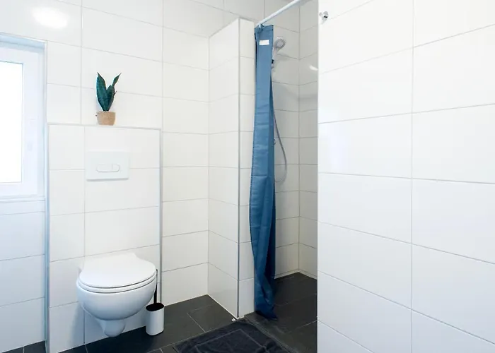 Modern Cozy - Three Box Spring Beds * 그로나우